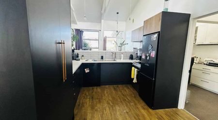 Modern comfort in Springvale - Photo 5