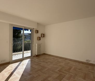 Location Appartement 4 pièces 94m² TOULON 83000 - Photo 2
