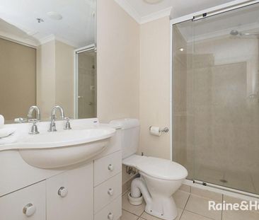 FULLY FURNISHED SPACIOUS UNIT - 3 MONTH LEASE ONLY - Photo 4