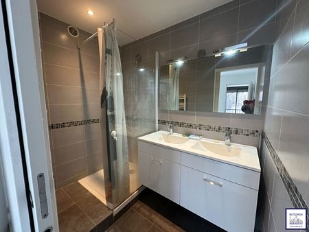 Location Appartement 3 pièces 72m² - Photo 4