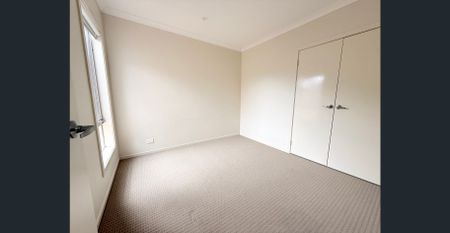 Modern Family Home in Tarneit with 3 Bedrooms - Photo 3