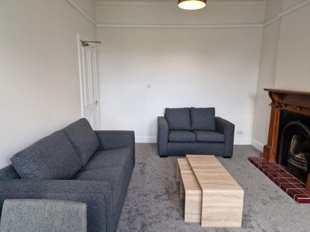 5 bedroom flat to rent - Photo 2