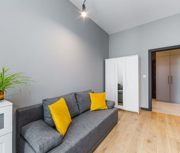 Nowoczesne z balkonem i miejscem w garażu 61.9 m² - Photo 2
