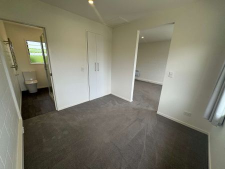 One bedroom unit in the bays - Photo 5