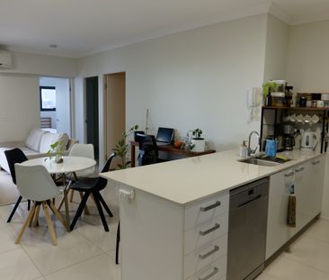 Modern 2 Bedroom Unit with Stunning Views - Fully Furnished! - Photo 6