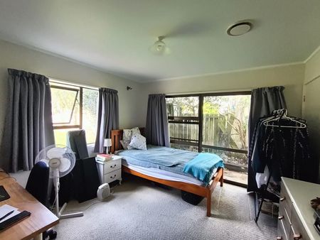 Family Home with Garden - close to Kingsway! - Photo 2