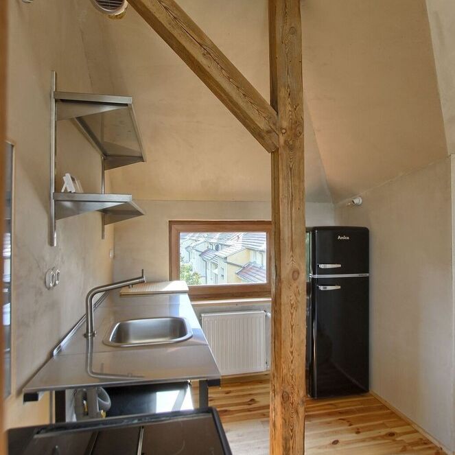 Wyjątkowe, klimatyczne mieszkanie na poddaszu - Zdjęcie 1