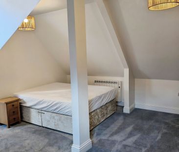 Attractive Apartment in Converted School Building, Devon - Photo 6