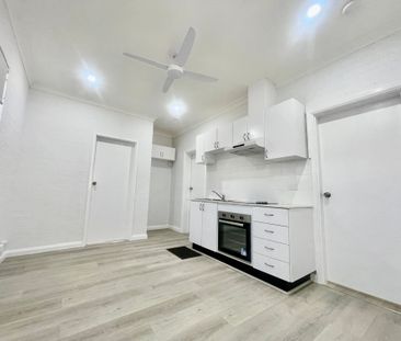 Charming Granny Flat in a Prime Location - Photo 3