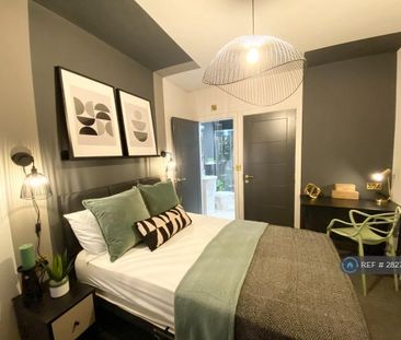 1 bedroom in a house share to rent - Photo 3