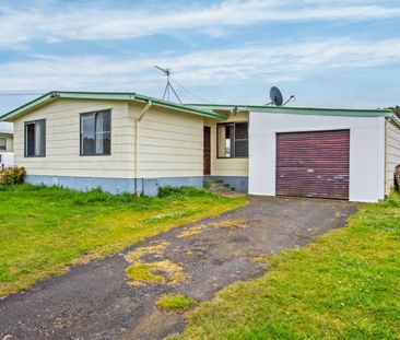 Comfortable Three Bedroom Home in Zeehan - Photo 1