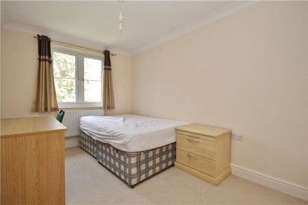 The Gables, Guildford, Surrey, GU2 9JR - Photo 3