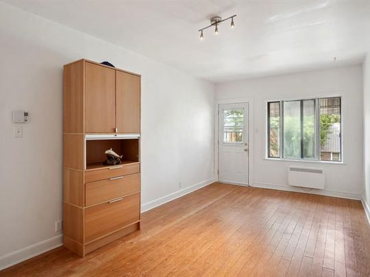 6672 28e Avenue - Photo 1