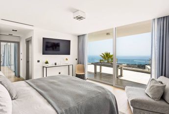 Luxury Villa for rent in Marbella Del Este, Andalusia