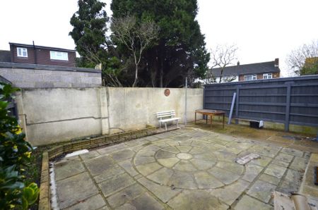 1 bedroom Property to rent - Photo 5