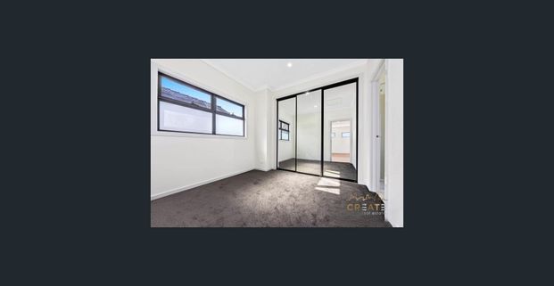 A LUXURY LIFE UPLIFTED ON POWER STREET - Photo 1