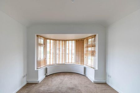 3 bedroom semi-detached bungalow to rent - Photo 4