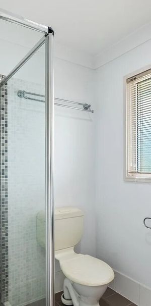 Yeronga - Photo 1