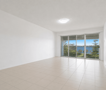 BROADWATER LIVING WITH STUNNING WATER VIEWS - Photo 2