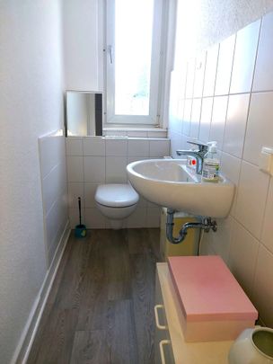 Hennef-Zentrum: Bürofläche mit 3 Räumen + WC im 1. OG eines Wohn-/Geschäftshauses - Foto 1