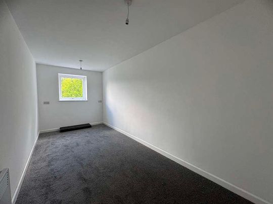 Broadmeadow Flats, Warstones Drive, Wolverhampton, West Midlands, WV4 - Photo 1