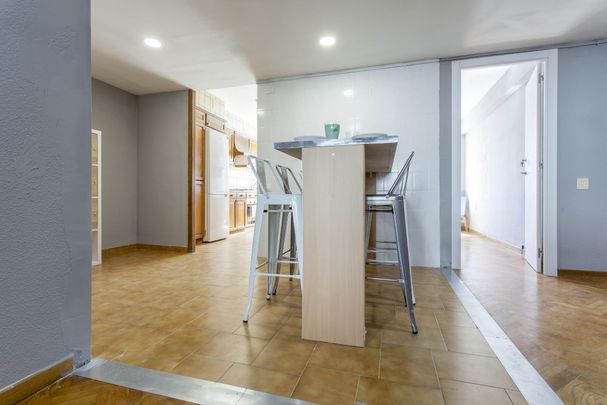 Lovely room in Antonio Suárez Street - Photo 1