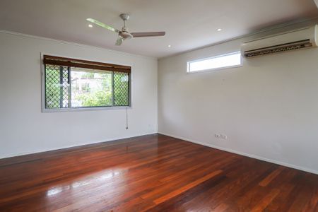 STYLE, COMFORT & FRUIT TREES ON SHAW STREET - THE PERFECT NEW AUCKLAND RENTAL! - Photo 5