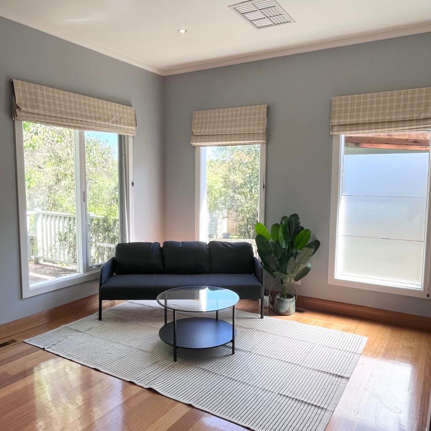 Surrey Hills - Photo 1