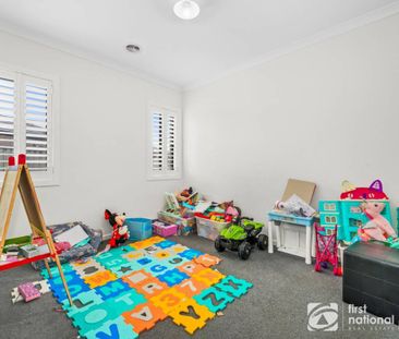 Spacious Four-Bedroom Home with Solar & Side Access - Photo 1