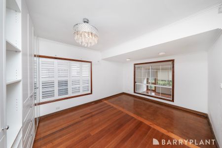 Beautifully Renovated Family Home with a Separate Teenagers’ Retreat - Photo 4