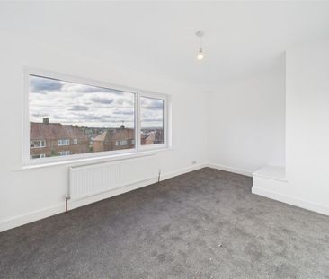 2 bedroom Semi-detached house to rent - Photo 4