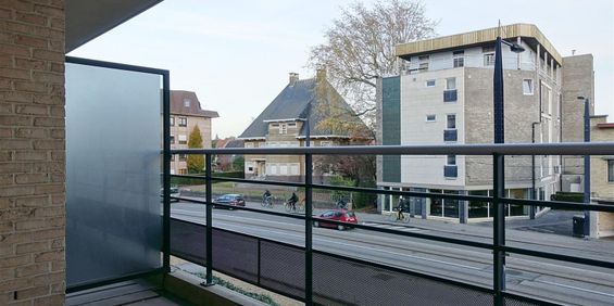 Instapklaar appartement met ondergrondse parkeerplaats aan het Sint-Pietersstation te huur in Gent - Photo 3