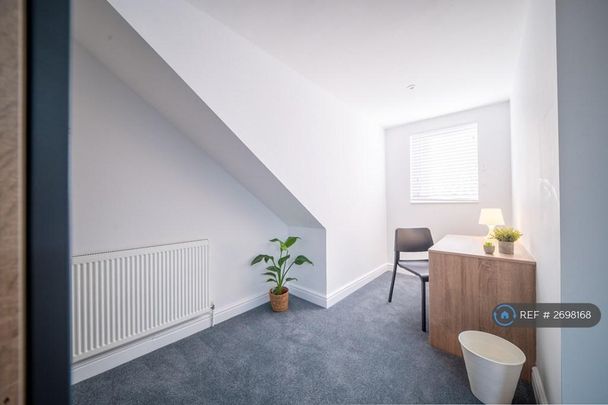 6 bedroom terraced house to rent - Photo 1