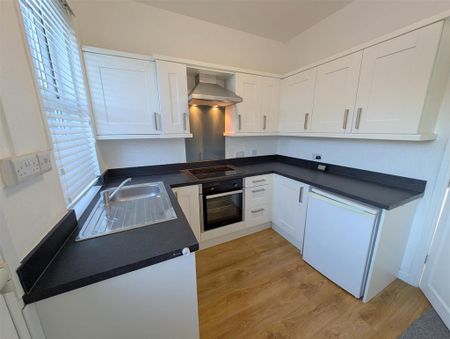 2 bedroom terraced house to rent - Photo 4