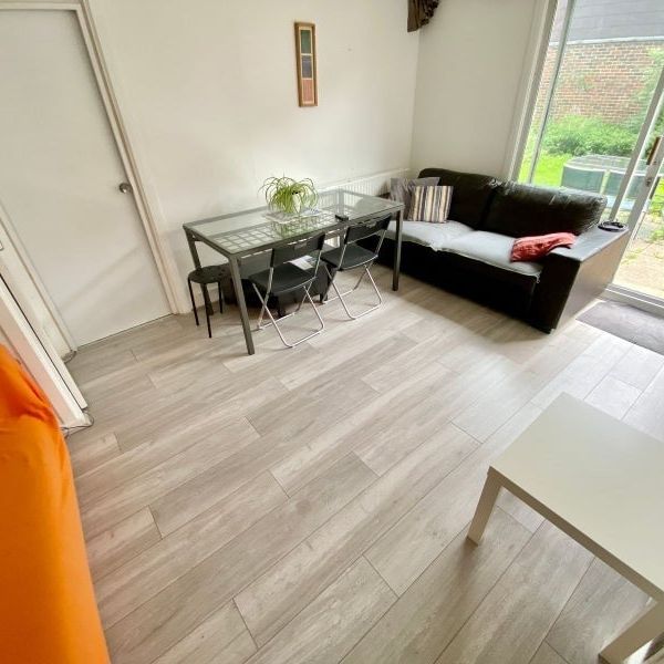 Room in a Shared House, Caledonian Road Station, N7 - Photo 1