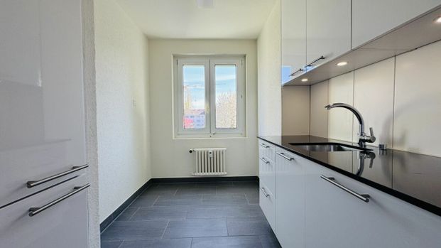 Sonnige 3.5-Zimmerwohnung im 1. OG - frisch renoviert, mit Balkon & Keller - Foto 1