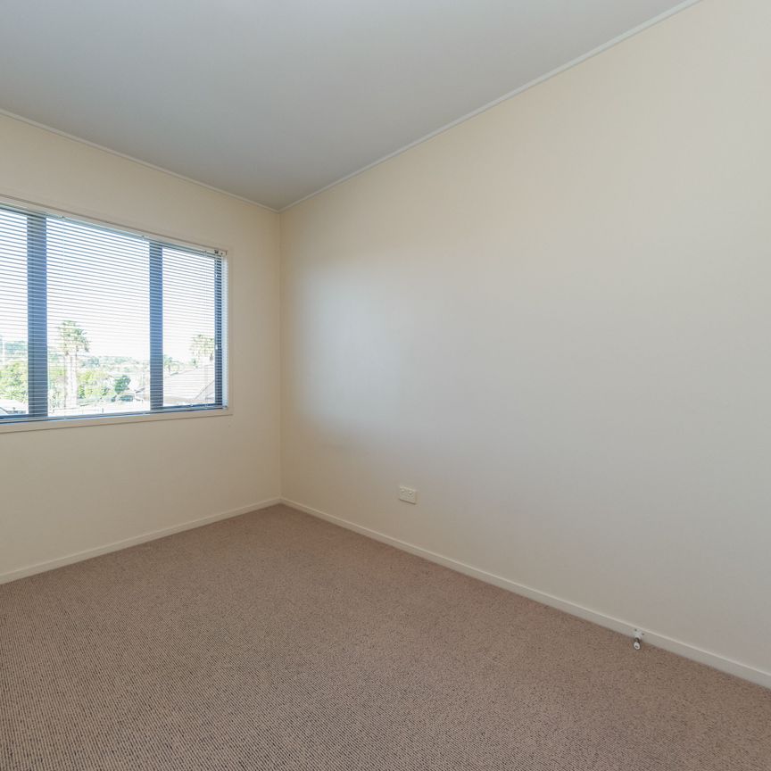 4-BEDROOM IN EAST TAMAKI - Photo 1