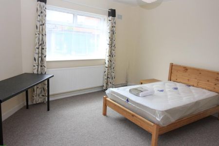 6 bedroom end of terrace house to rent - Photo 3