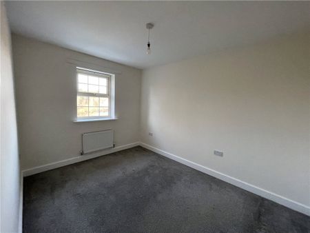A five bedroom terraced family home with balcony situated on the popular Comelybank Development. - Photo 4