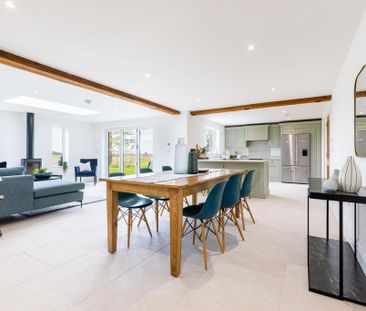 4 bedroom detached house to rent - Photo 1