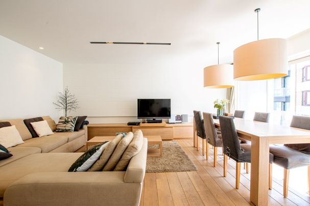 Mooi gemeubeld appartement in het Zoute nabij het Driehoeksplein en de Zeedijk! - Photo 1