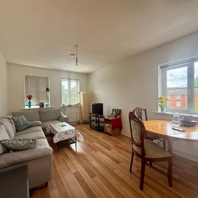 2 Bedroom Apartment To Let - Photo 1