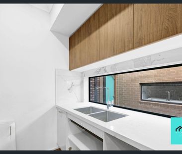 Contemporary Family Living at Its Finest! - Photo 5