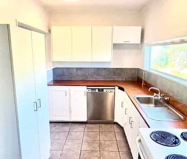 Plimmerton 2 bed with privacy & views - Photo 1