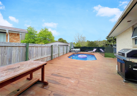 3 bedroom family home with pool! - Photo 4