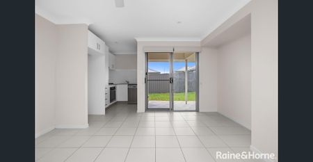 MODERN 2 BEDROOM HOME - Photo 3