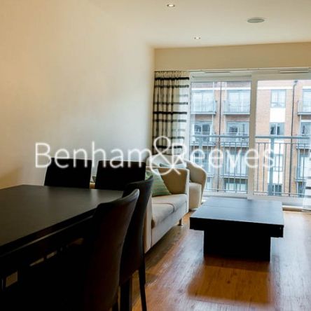 2 Bedroom flat to rent in Curtiss House, Heritage Avenue, NW9 - Photo 1