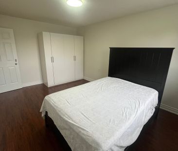 For Lease - 327 Evergreen Crescent Unit# Main, Oakville, Ontario - Photo 6