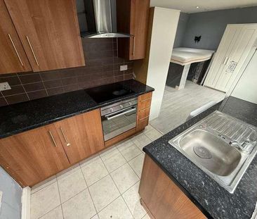 Northfield Road, Hounslow, TW5 - Photo 4