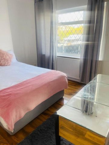 1 bedroom in a house share to rent - Photo 5